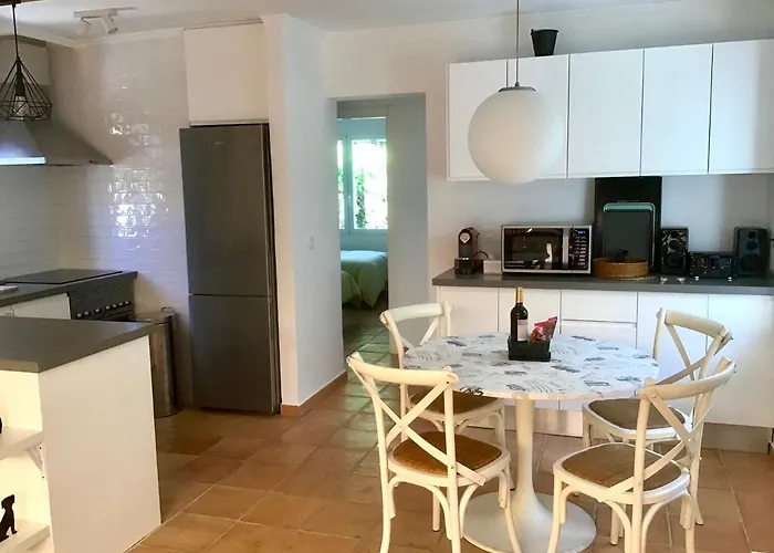 Con Piscina, 2 Terrazas Privadas, Wifi, Bbq بيت للعطل
