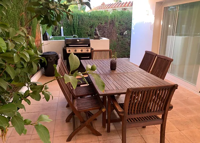 Con Piscina, 2 Terrazas Privadas, Wifi, Bbq بيت للعطل دينايا